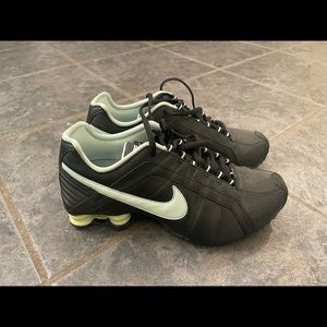 Nike shox size 8